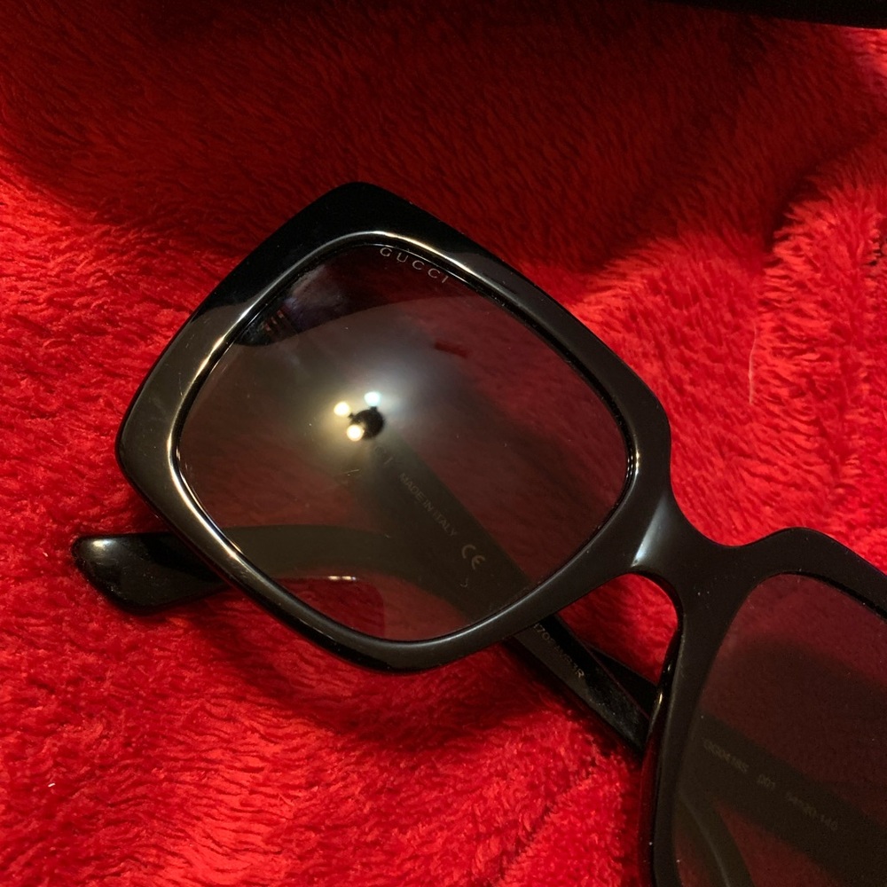 Gucci Oversized Rectangular Sunglasses - Picture 2 of 9